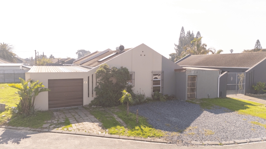 3 Bedroom Property for Sale in Peerless Park North Western Cape